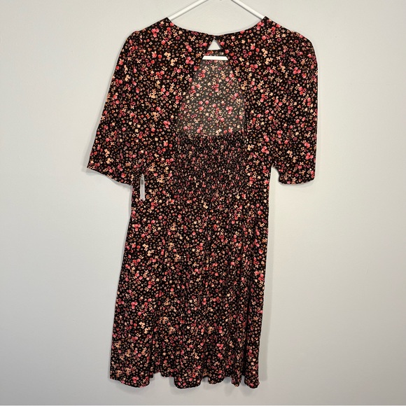 NEW Old Navy Dress Womens Medium Pink Black Ditzy Floral Cut Out Back Smocked - Picture 2 of 9